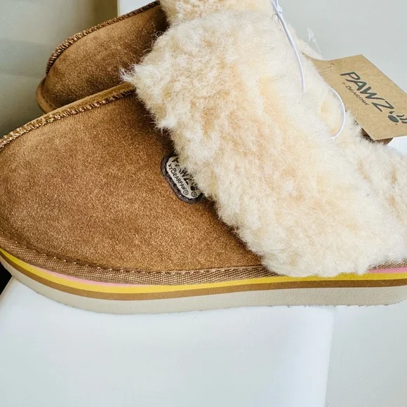 Tan Bearpaw Retro Loki Platform Slippers - Picture 3 of 14